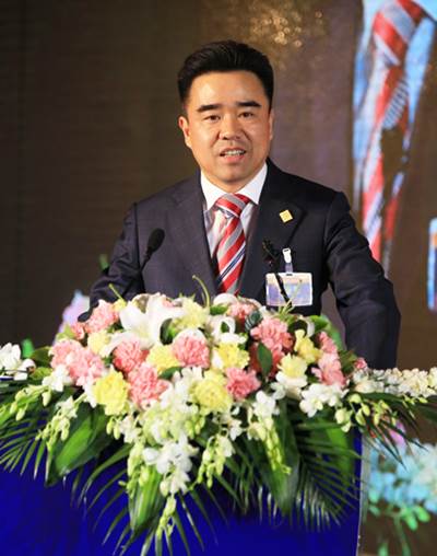 正保远程教育董事长、CEO兼总裁朱正东现场发言